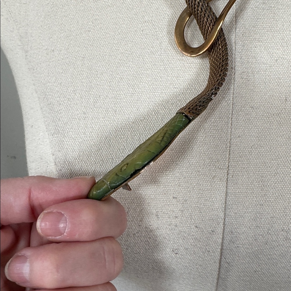 Vintage 50s-70s era bronze snake necklace faux jade - Picture 4 of 8